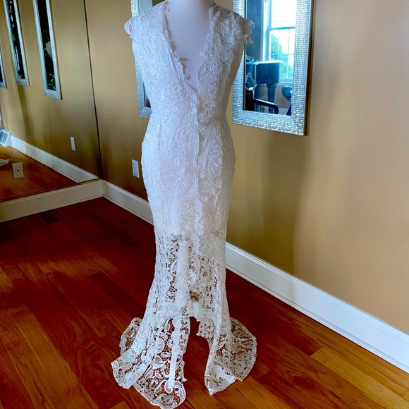Crochet white gown - Picture 1 of 4